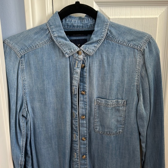 Jean looking button down - boyfriend fit - Picture 2 of 4